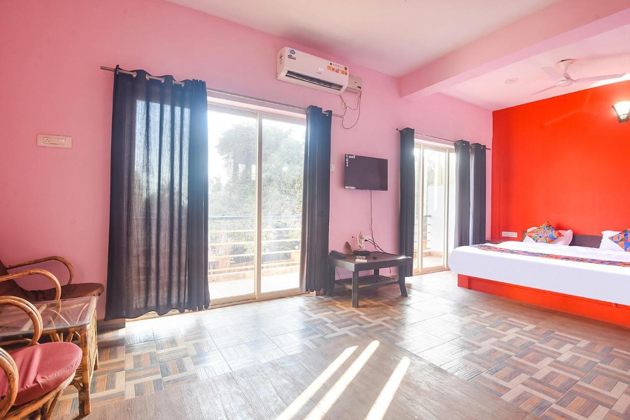 Fabexpress The Voyage Hotel Morjim Luaran gambar