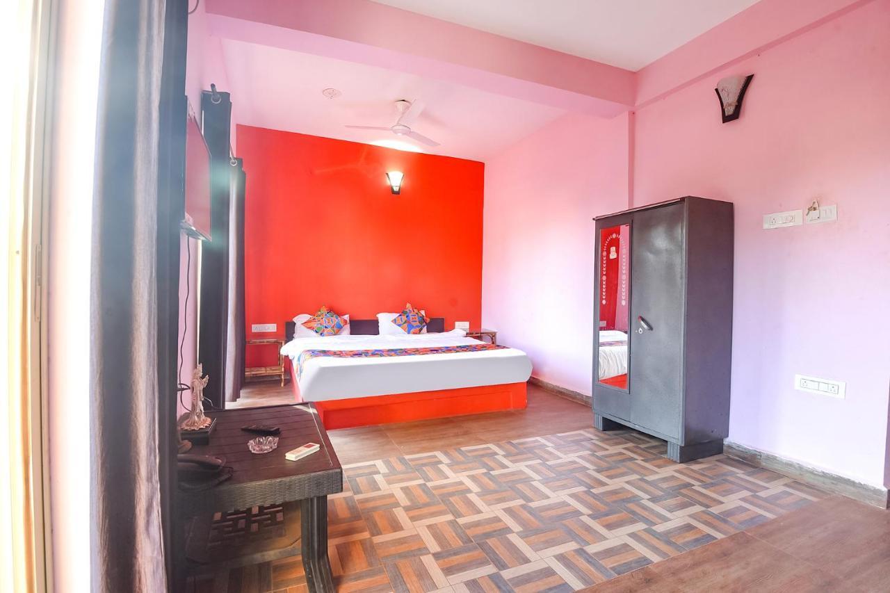 Fabexpress The Voyage Hotel Morjim Luaran gambar