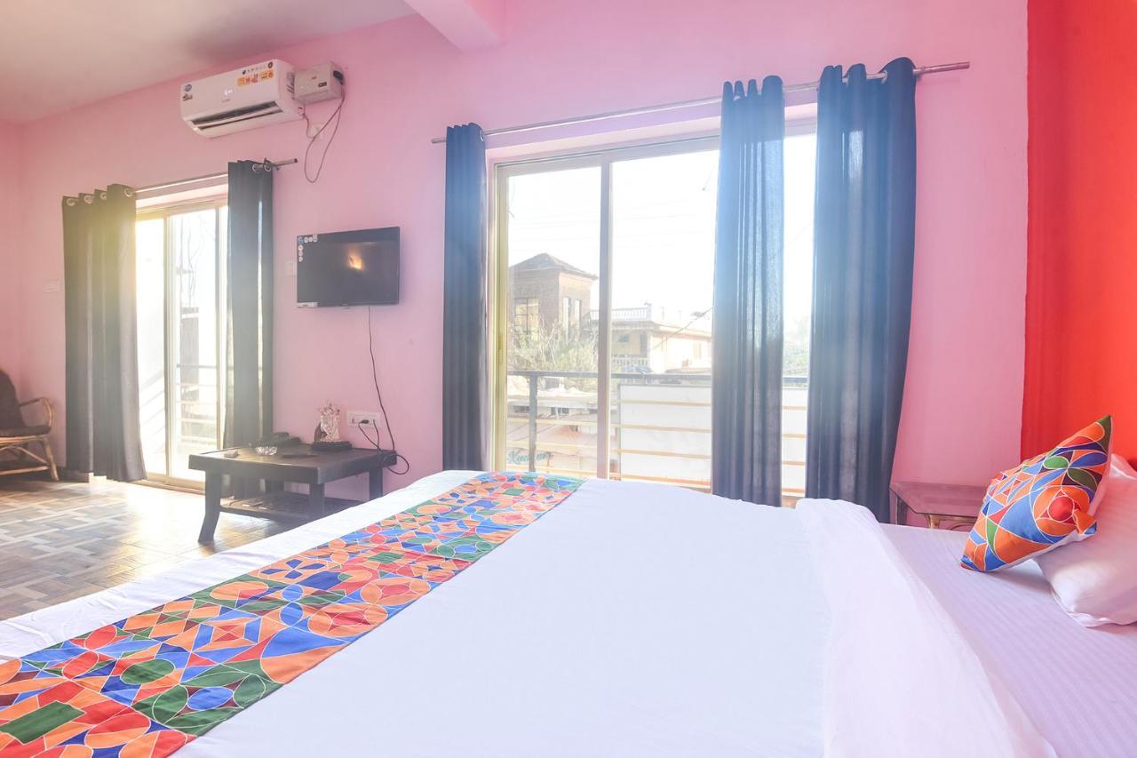 Fabexpress The Voyage Hotel Morjim Luaran gambar
