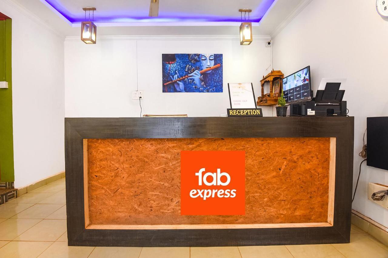 Fabexpress The Voyage Hotel Morjim Luaran gambar