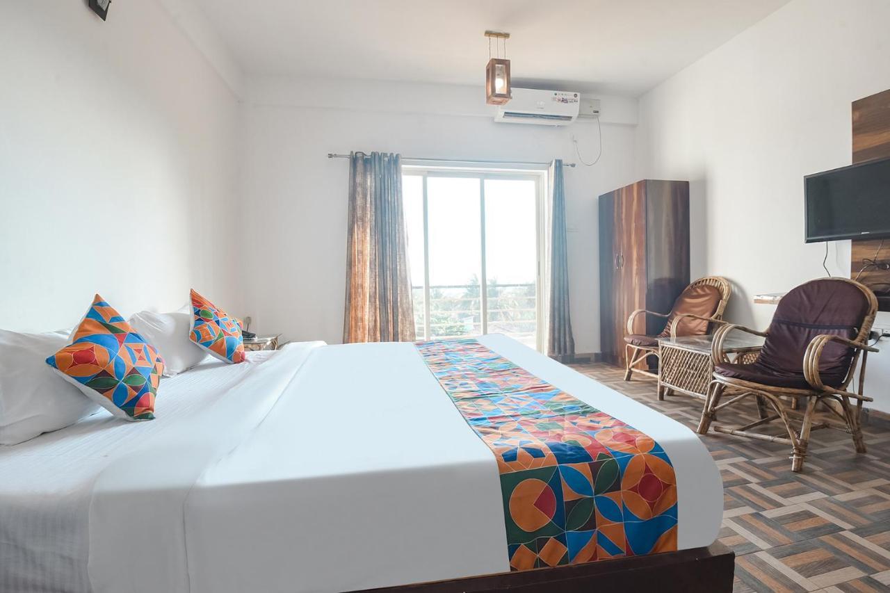 Fabexpress The Voyage Hotel Morjim Luaran gambar