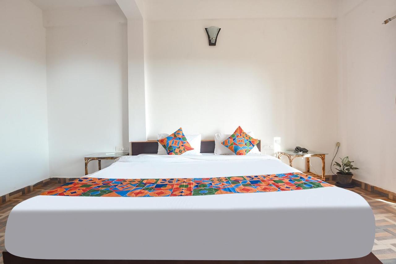 Fabexpress The Voyage Hotel Morjim Luaran gambar