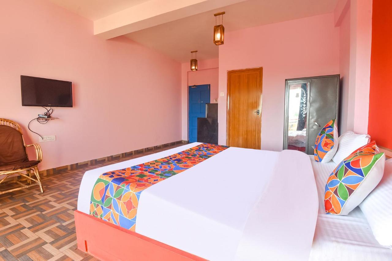 Fabexpress The Voyage Hotel Morjim Luaran gambar